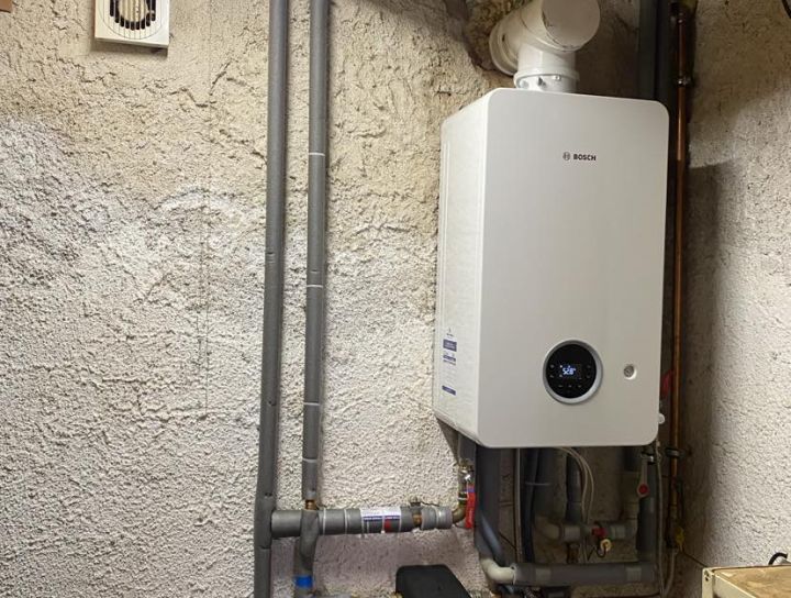 Montáž plynového kotelny Bosch CG 2300i - RD Mohelno