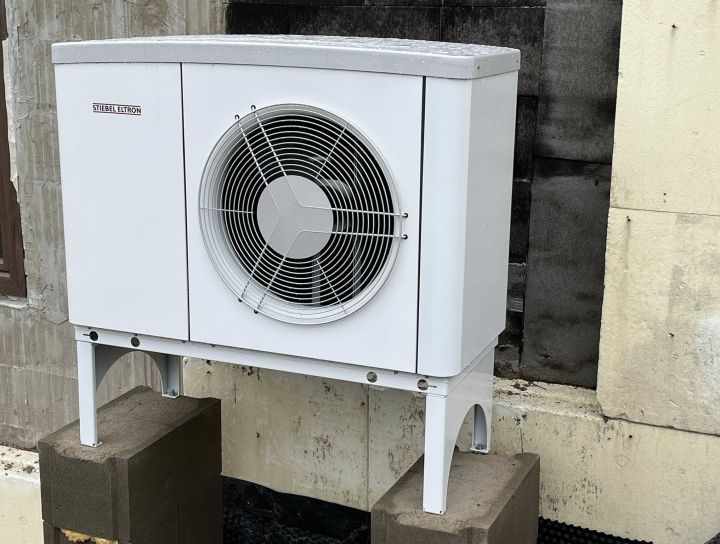 Montáž tepelného čerpadla Stiebel Eltron HPA-O 8 Plus - RD Nikolčice
