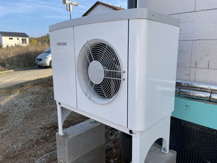 Montáž tepelného čerpadla Stiebel Eltron HPA-O 4 Plus - RD Střelice