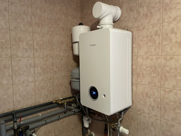 Montáž plynového kotelny Bosch CG 2300i - RD Kurdějov