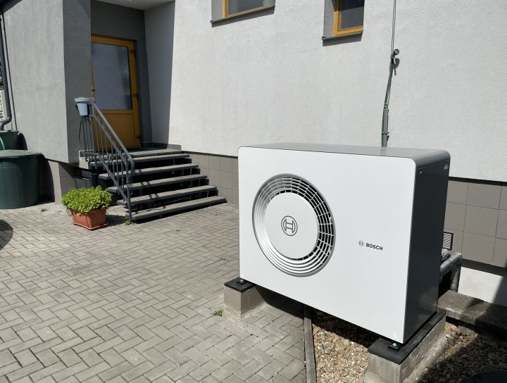 Montáž tepelného čerpadla Bosch Compress 5800i W - RD Vrbice
