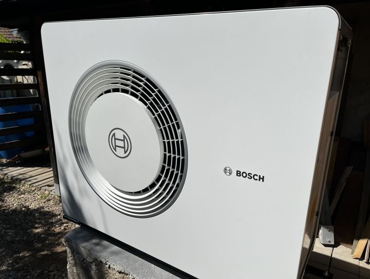 Montáž tepelného čerpadla Bosch Compress 5800i W - RD Starovičky
