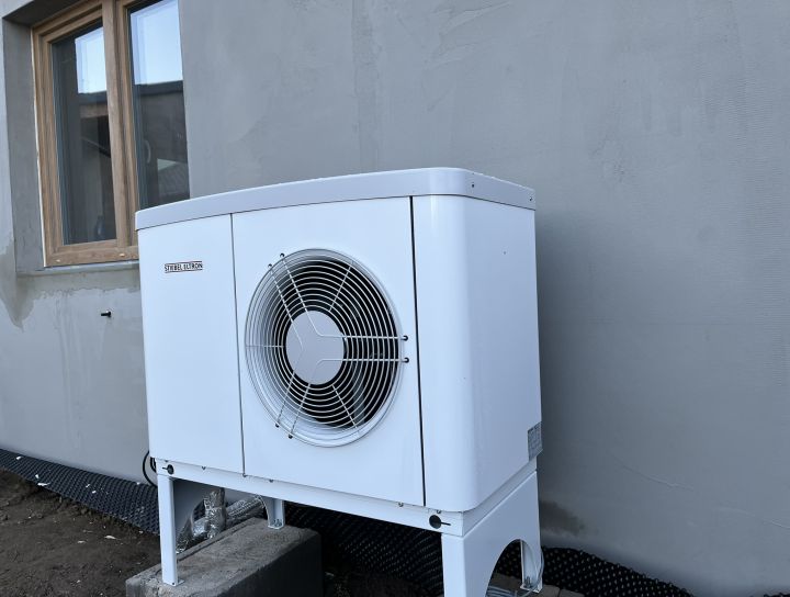 Montáž tepelného čerpadla Stiebel Eltron HPA-O 4 Plus - RD Kobylí