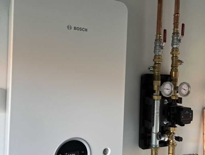 Montáž plynového kotelny Bosch CG 2300i - RD Skalice