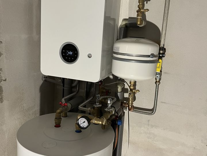 Montáž plynového kondenzačního kotle Bosch CG 2300i - RD Popice
