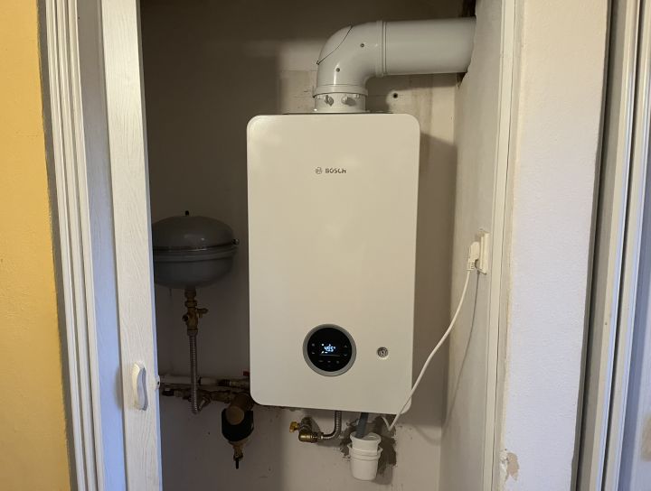 Montáž plynového kotelny Bosch CG 2300i - RD Popice