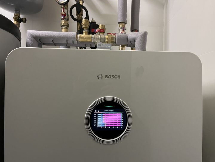 Montáž tepelného čerpadla Bosch Compress 5800i AW 7 - Pouzdřany
